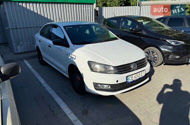 Седан Volkswagen Polo 2017 в Черновцах