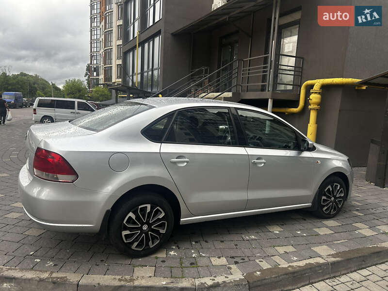 Седан Volkswagen Polo 2012 в Івано-Франківську