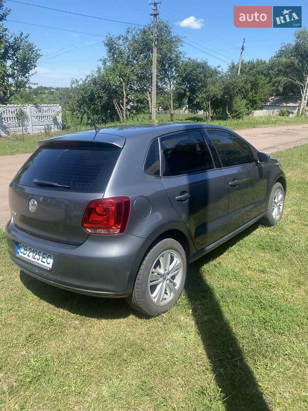 Хэтчбек Volkswagen Polo 2010 в Варве