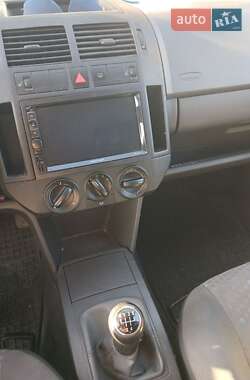 Хетчбек Volkswagen Polo 2002 в 