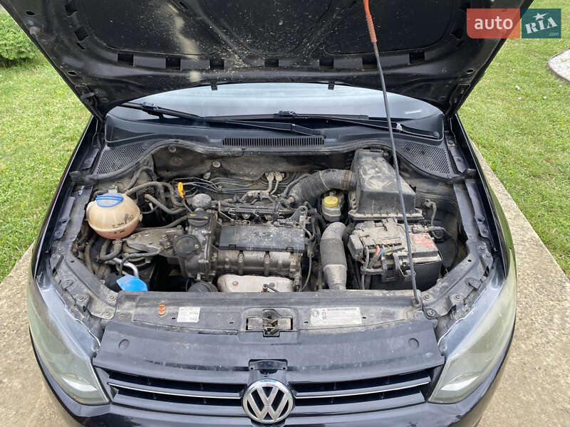 Хэтчбек Volkswagen Polo 2011 в Черновцах