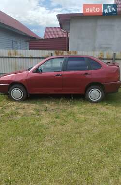 Седан Volkswagen Polo 1996 в 