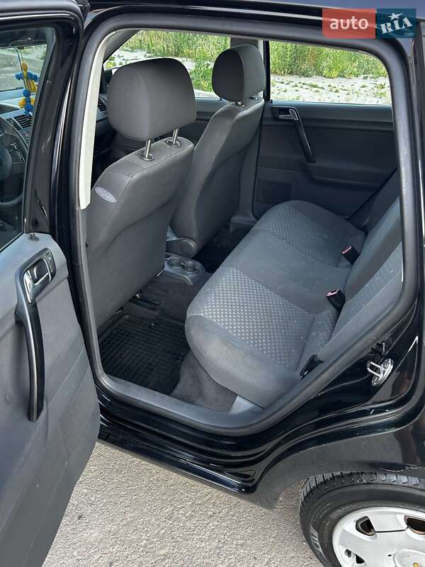 Хетчбек Volkswagen Polo 2003 в Харкові