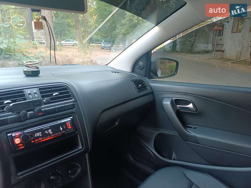 Седан Volkswagen Polo 2017 в Николаеве