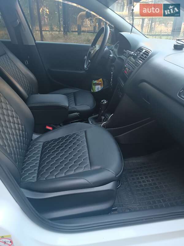 Седан Volkswagen Polo 2017 в Николаеве