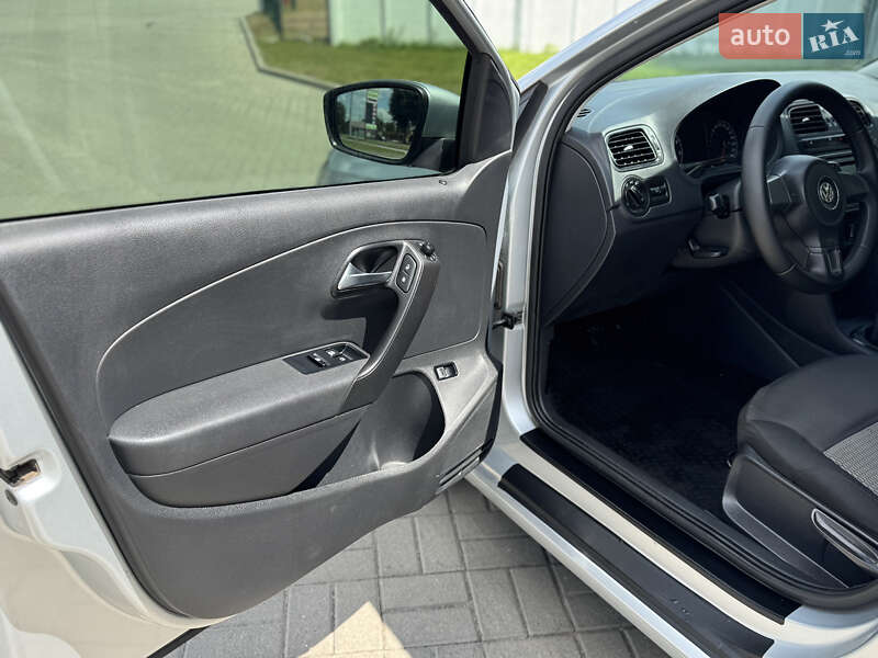 Седан Volkswagen Polo 2013 в Житомире