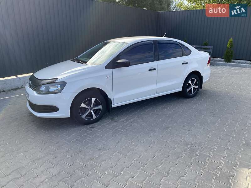 Седан Volkswagen Polo 2013 в Фастове