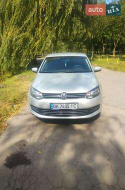 Седан Volkswagen Polo 2011 в Рівному
