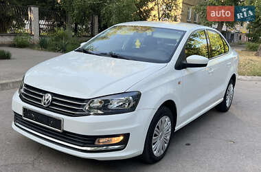 Седан Volkswagen Polo 2016 в Жовтих Водах