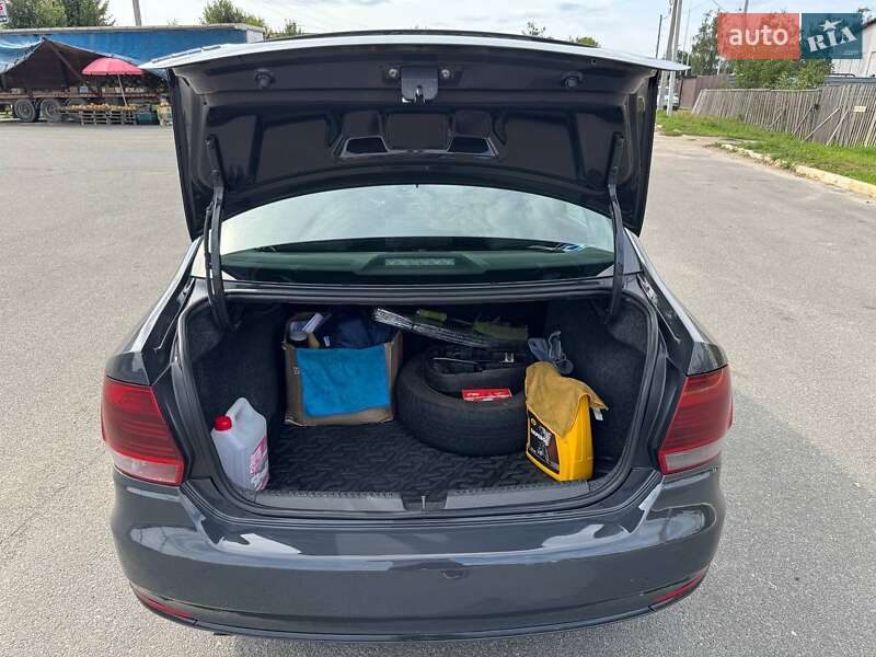 Седан Volkswagen Polo 2017 в Бучі