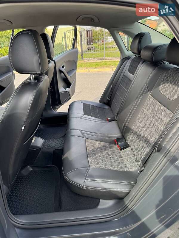 Седан Volkswagen Polo 2017 в Бучі