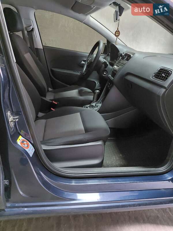 Седан Volkswagen Polo 2011 в Ирпене