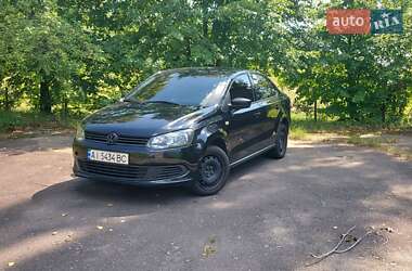 Седан Volkswagen Polo 2012 в Киеве