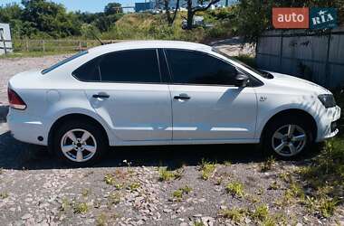 Седан Volkswagen Polo 2017 в Львове