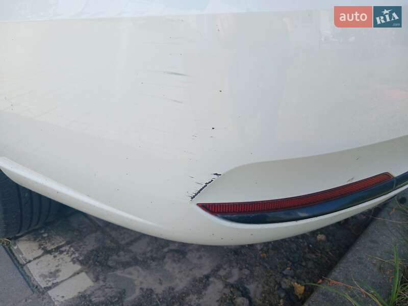 Седан Volkswagen Polo 2017 в Львове