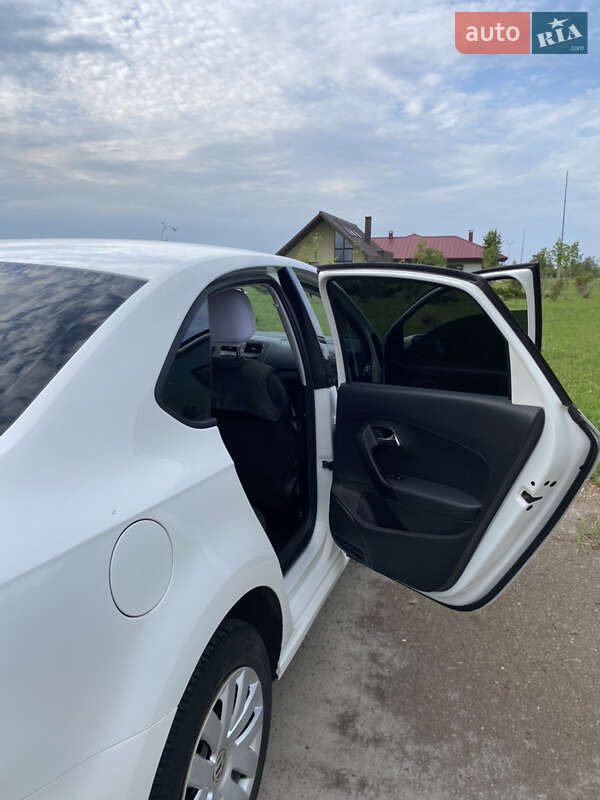 Седан Volkswagen Polo 2012 в Коростене фото 6 Седан Volkswagen Polo 2012 в Коростене
