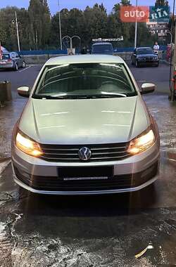 Седан Volkswagen Polo 2015 в Киеве