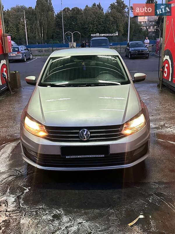 Volkswagen Polo 2015