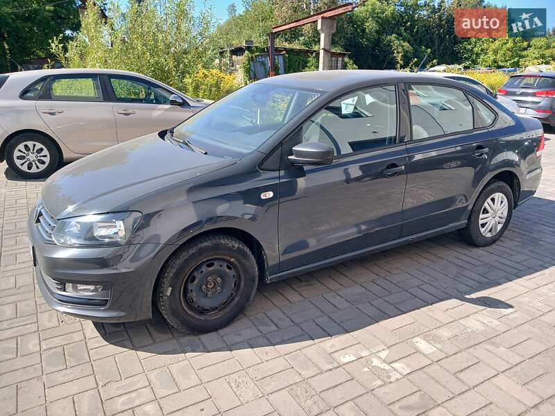 Седан Volkswagen Polo 2017 в Львове