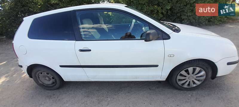 Хэтчбек Volkswagen Polo 2004 в Новояворовске