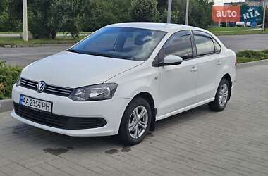 Седан Volkswagen Polo 2012 в Хмельницком