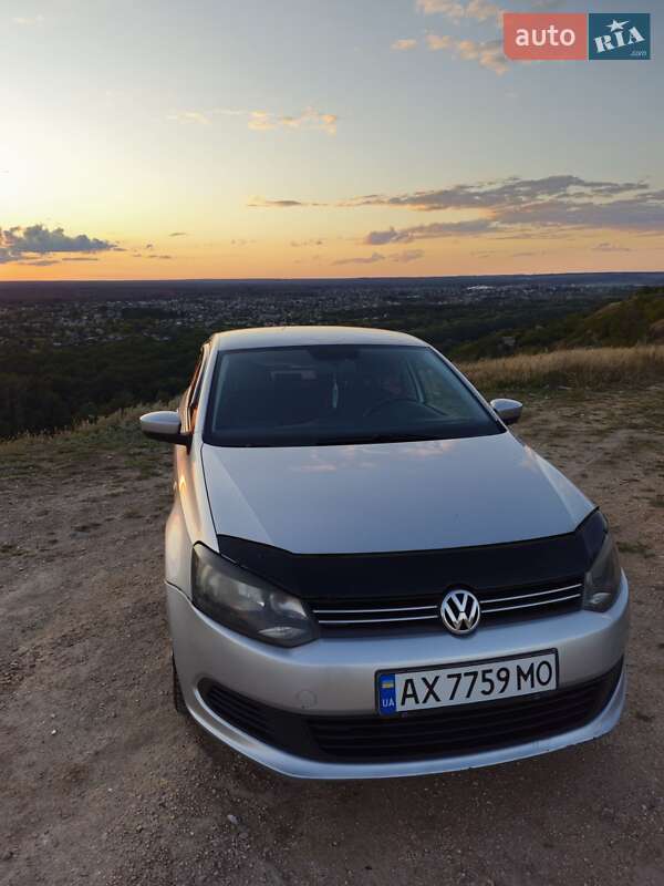 Седан Volkswagen Polo 2011 в Изюме