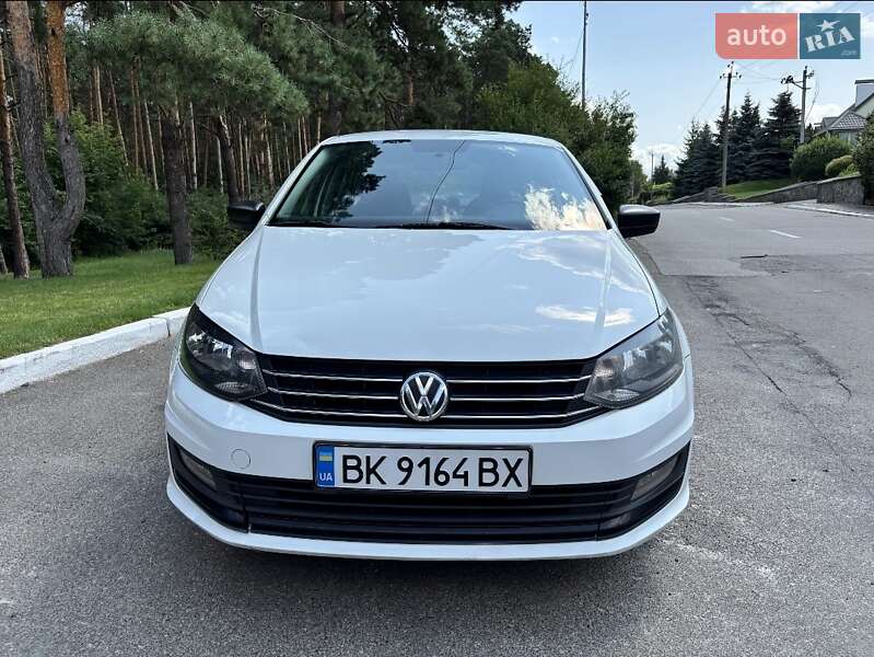 Седан Volkswagen Polo 2017 в Киеве