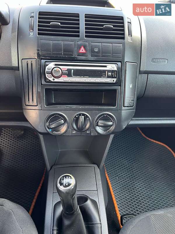 Хэтчбек Volkswagen Polo 2008 в Стрые