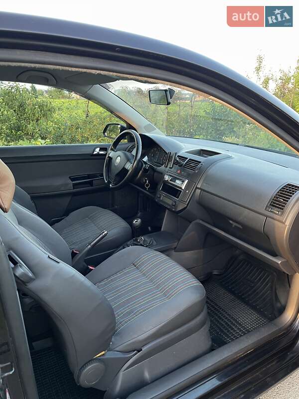 Хетчбек Volkswagen Polo 2005 в Івано-Франківську