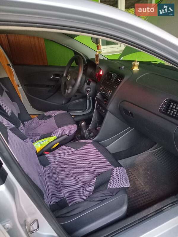 Седан Volkswagen Polo 2012 в Саврані