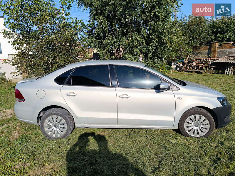 Седан Volkswagen Polo 2012 в Львові