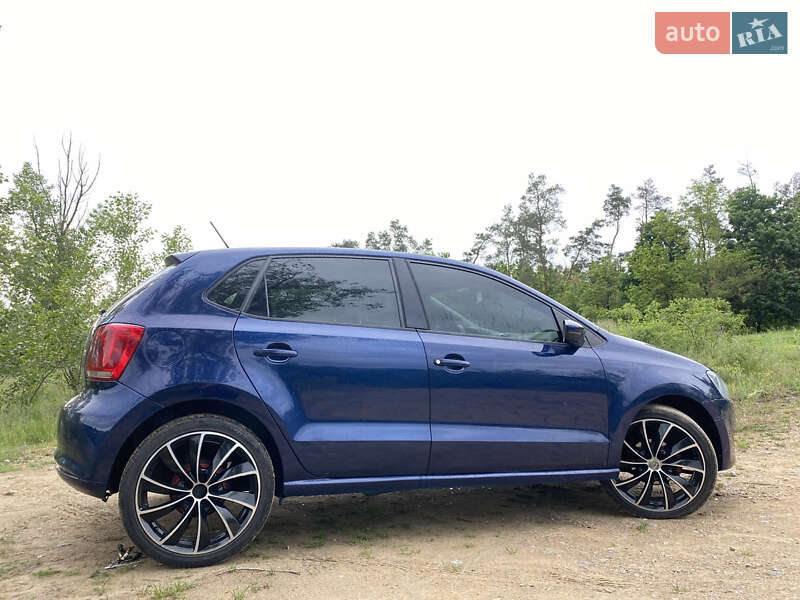 Хэтчбек Volkswagen Polo 2010 в Ровно