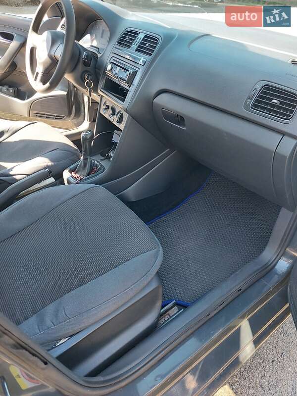 Седан Volkswagen Polo 2012 в Чернігові