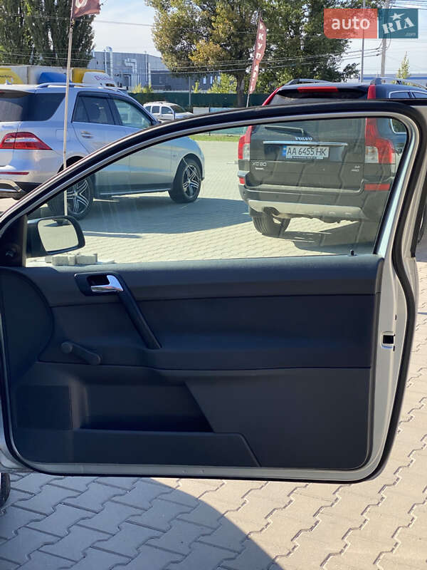 Хэтчбек Volkswagen Polo 2003 в Киеве