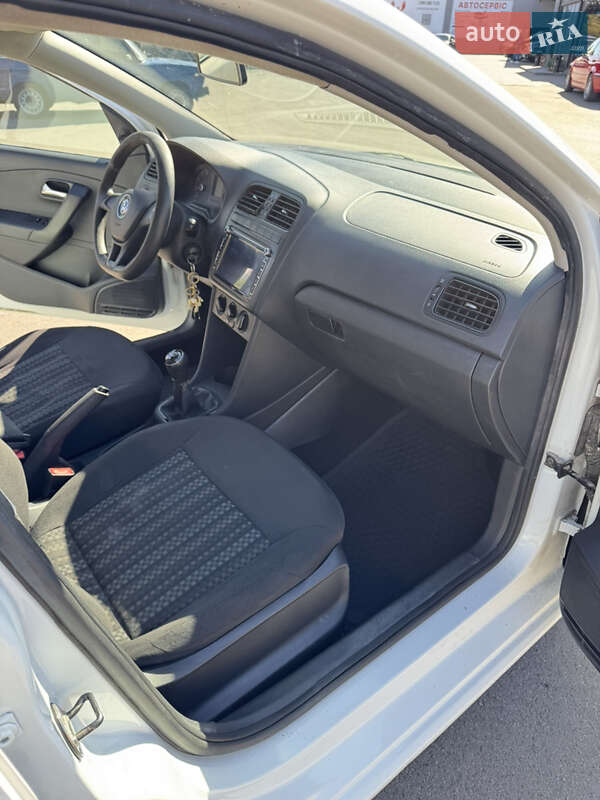 Седан Volkswagen Polo 2015 в Києві фото 10 Седан Volkswagen Polo 2015 в Києві