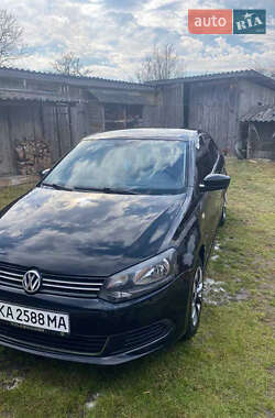Седан Volkswagen Polo 2015 в Львові