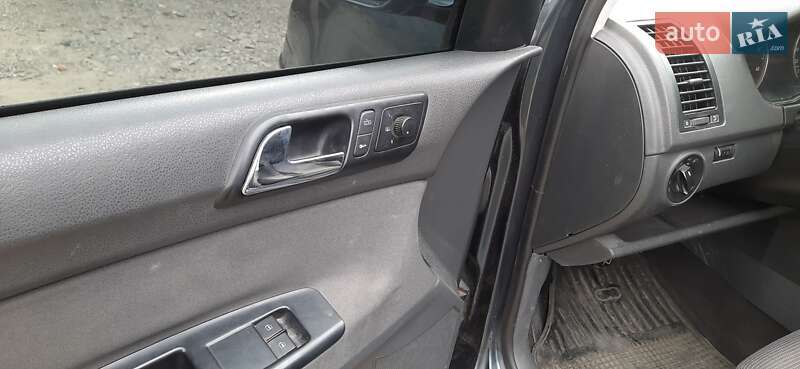 Хетчбек Volkswagen Polo 2002 в Новоселиці