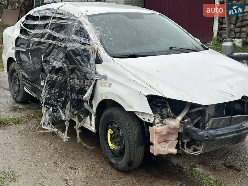 Седан Volkswagen Polo 2012 в Гребенках