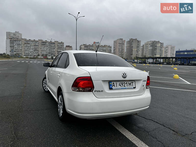 Седан Volkswagen Polo 2012 в Киеве