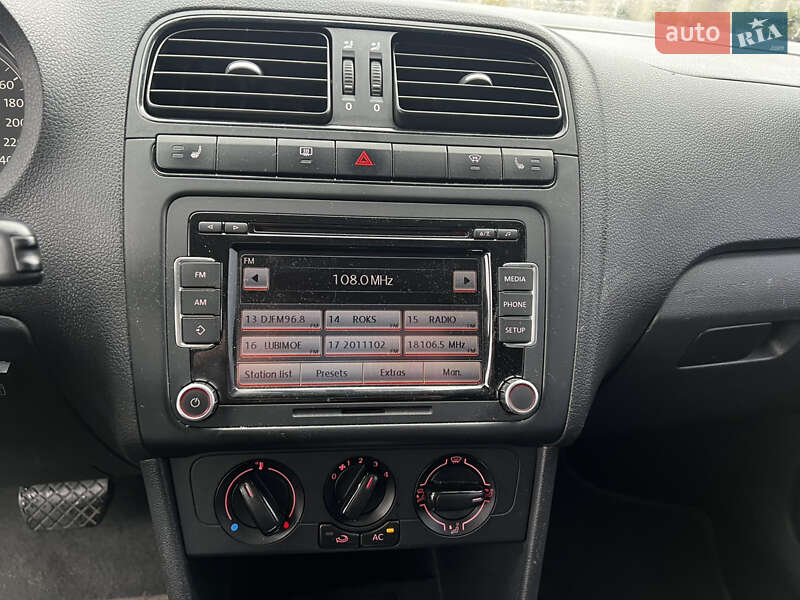 Седан Volkswagen Polo 2012 в Киеве