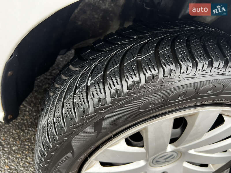 Седан Volkswagen Polo 2012 в Киеве