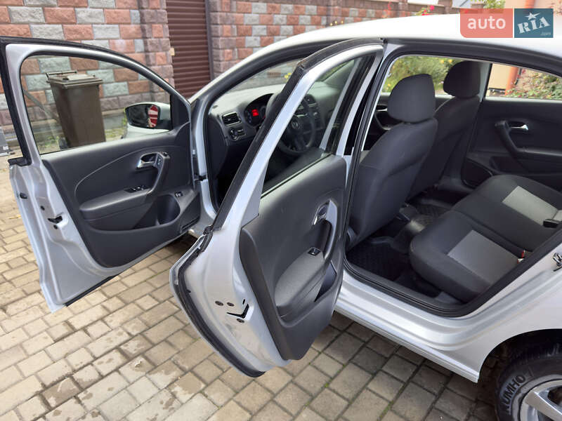 Седан Volkswagen Polo 2011 в Ровно фото 13 Седан Volkswagen Polo 2011 в Ровно