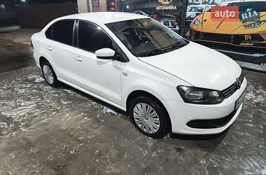 Седан Volkswagen Polo 2011 в Остроге