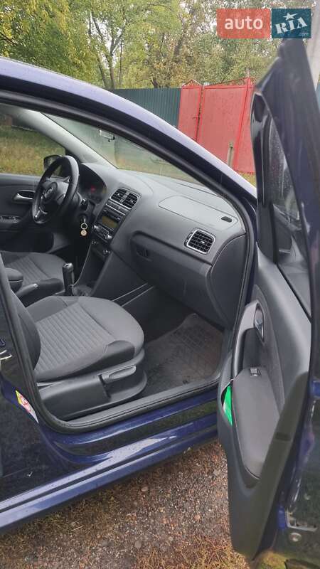 Хэтчбек Volkswagen Polo 2009 в Ромнах