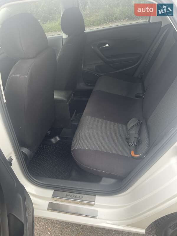 Седан Volkswagen Polo 2012 в Буську