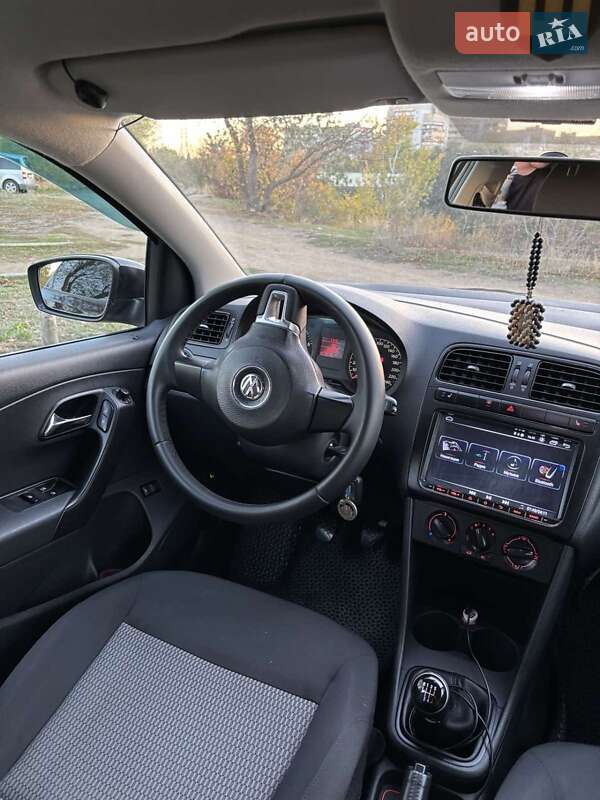 Седан Volkswagen Polo 2013 в Днепре