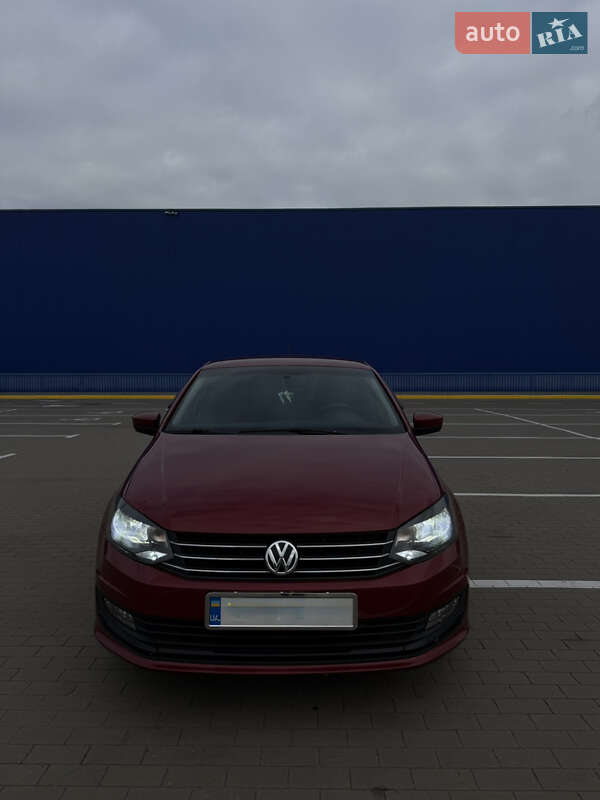 Седан Volkswagen Polo 2016 в Сумах
