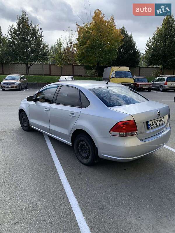 Седан Volkswagen Polo 2011 в Киеве