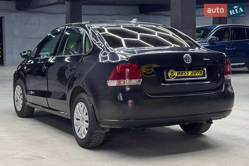 Седан Volkswagen Polo 2011 в Черновцах