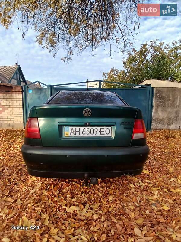 Седан Volkswagen Polo 1998 в Снигиревке